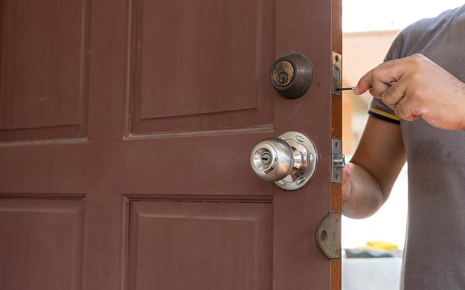 changer serrure porte fenetre Ézanville