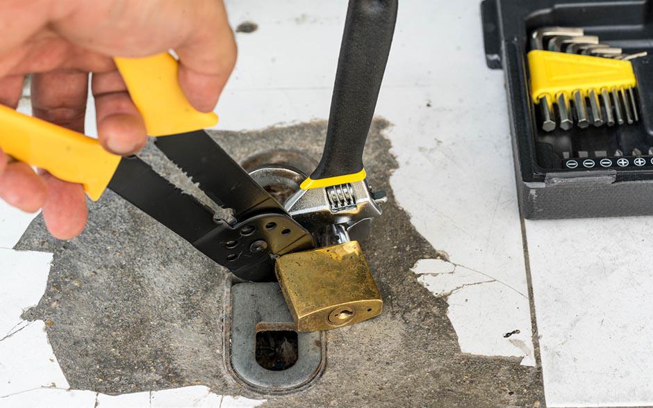 changer une serrure de porte d'entrée Ézanville